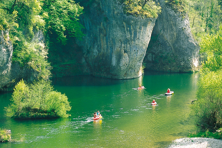 descente des gorges du tarn en canoë kayak lozère tourisme